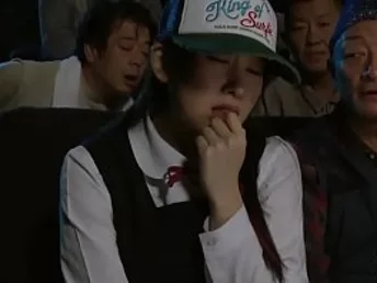 Há»c sinh bá»‹ hiáº¿p dÃ¢m trong ráº¡p chiáº¿u phim