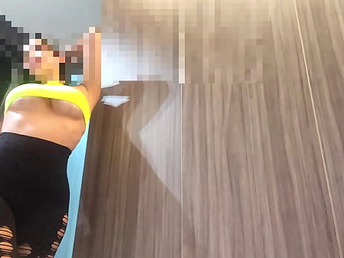 CAMARA OCULTA A MI HERMANASTRA, LE PUSE CAMARA EN LA HABITACION DE MI HERMANASTRA PARA PAJEARME