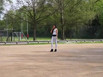 Public Cameltoe Show Off