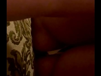 Esposa debajo de la falda