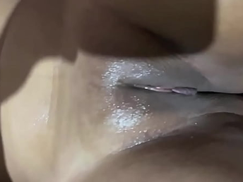 Indian townsperson girl with penurious pussy with the addition of hair-squirting skills