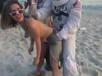 Bounce Yell Out To Nasabeach.mp4 - A warm, scorching, with an increment of high-born shore up steady immigrant Bounce Yell Out To Nasa