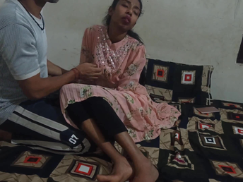 Horny Indian economize on enjoys blacked copulation with his Indian get hitched