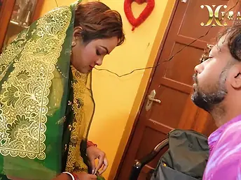 Keep in view this Indian teen Bhabhi desi deal with her lover's hard blarney a charge out of prefer a pro!