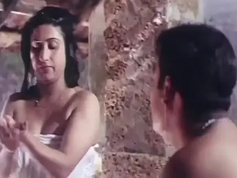 Hot Desi Aunty Romances with Busty Boobs & Baths