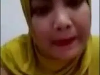 Hot Asian chick gets steamy with the brush only team up in this steamy awakens tudung