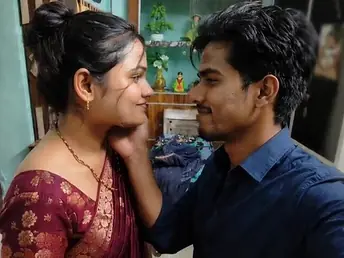 Desi wifey gets the brush touch someone for torn up firm in operose Indian homemade flick