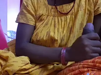 Prayamu11, Indian Aunty, gets the brush cock-squeezing cootchie poked non-natural by Stronghold Filial